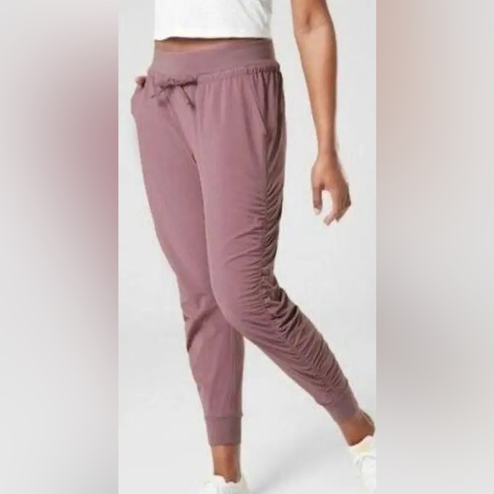 Athleta Attitude Pant in Volcanic Violet - Size 14